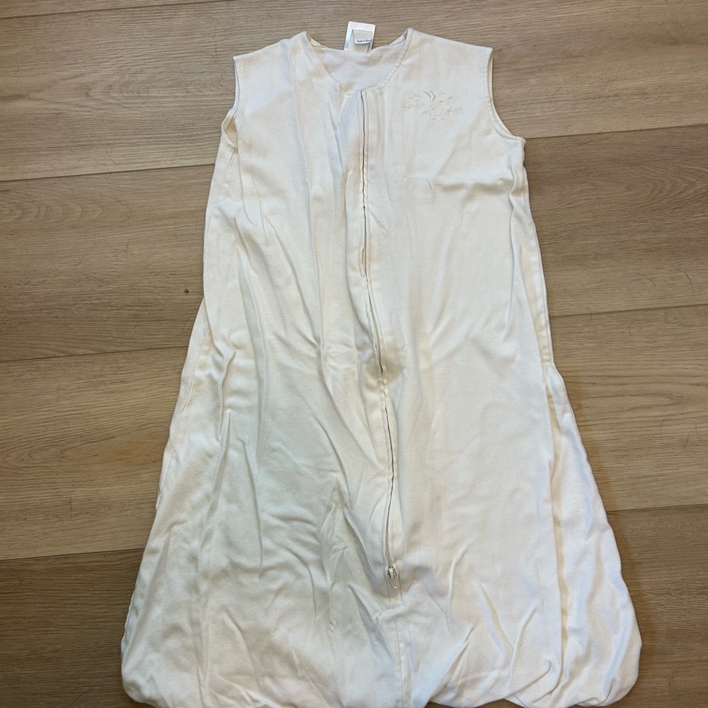 Halo Cream Sleeveless Nightgown Full-Length